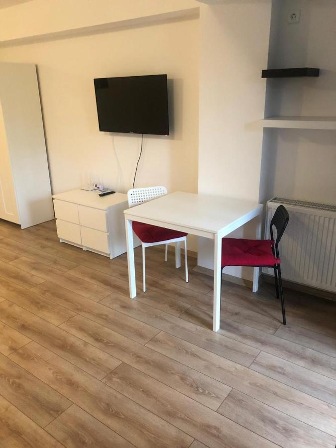 Appartamento Beside Airport Otopeni Esterno foto